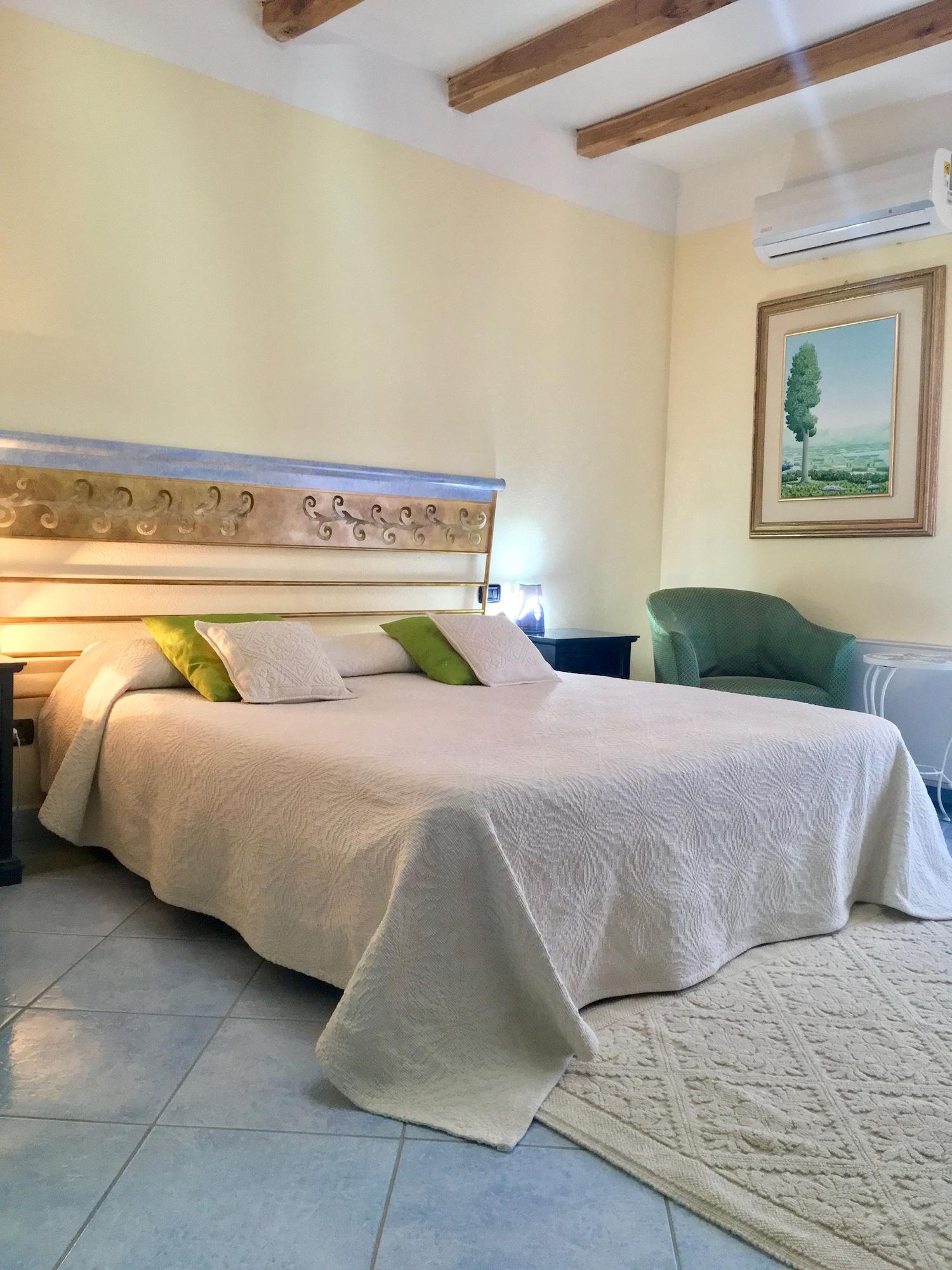 Su Lithu Hotel Bitti